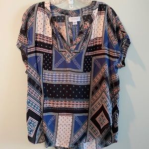 Flowy patterned short sleeve top